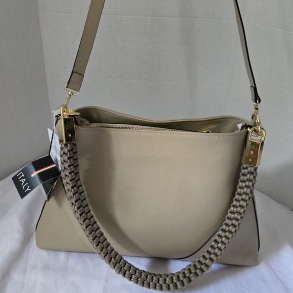 Isadora Leather Shoulder Bag in Marmo Beige with Crossbody Strap - Picture 3 of 4